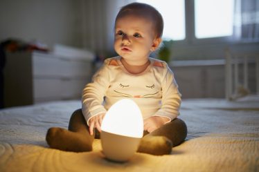 come riconoscere i veri occhi chiari dei neonati